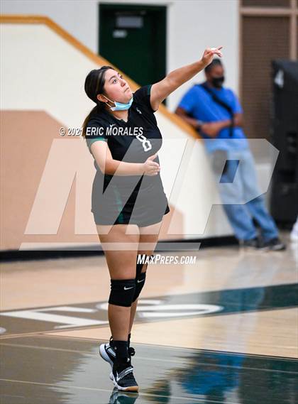 Thumbnail 2 in Reedley @ Hoover photogallery.