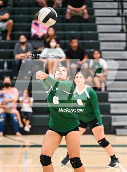 Thumbnail 2 in Reedley @ Hoover photogallery.
