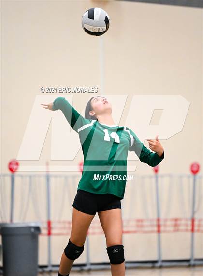 Thumbnail 3 in Reedley @ Hoover photogallery.
