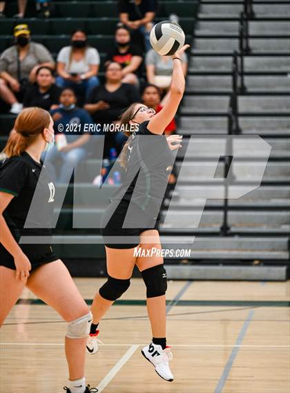 Thumbnail 3 in Reedley @ Hoover photogallery.