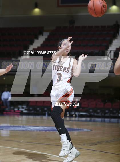 Thumbnail 3 in Tuckahoe vs. Keio Academy (Section 1 Class C Semifinal) photogallery.