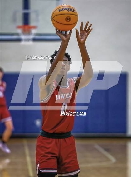Thumbnail 1 in St. Pius X Catholic vs Lowndes (Lemon Street Classic) photogallery.