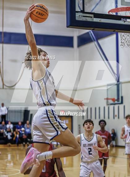 Thumbnail 3 in St. Pius X Catholic vs Lowndes (Lemon Street Classic) photogallery.