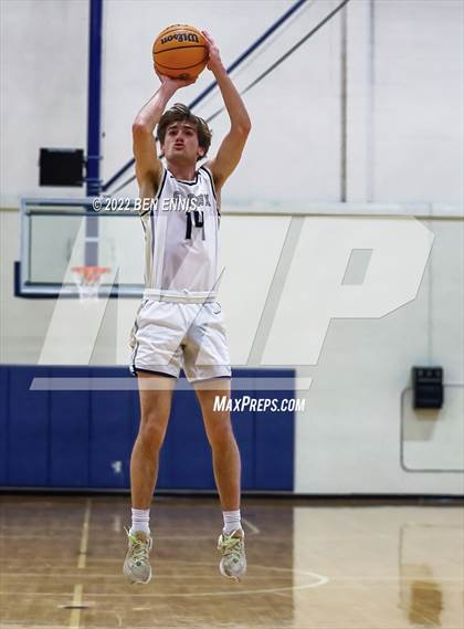 Thumbnail 1 in St. Pius X Catholic vs Lowndes (Lemon Street Classic) photogallery.