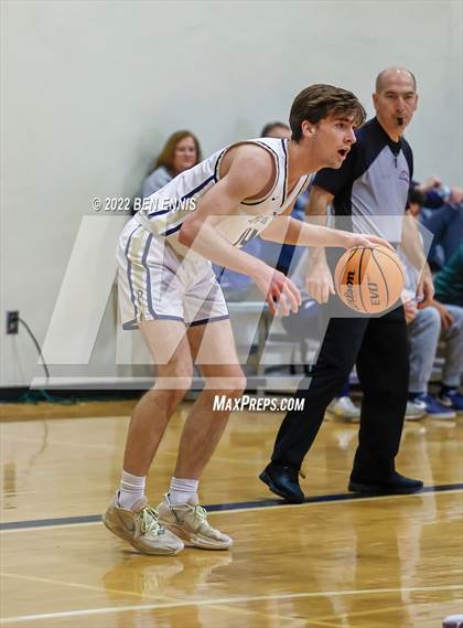 Thumbnail 3 in St. Pius X Catholic vs Lowndes (Lemon Street Classic) photogallery.