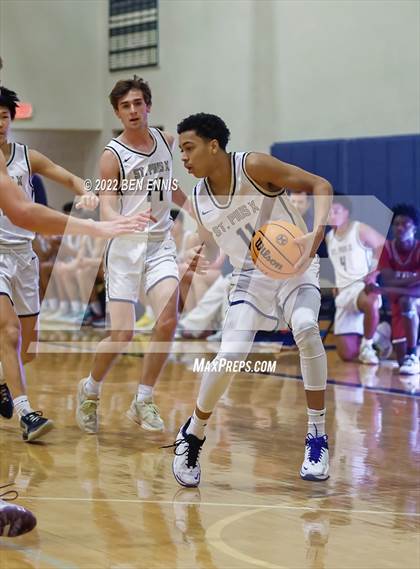 Thumbnail 2 in St. Pius X Catholic vs Lowndes (Lemon Street Classic) photogallery.