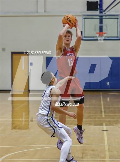 Thumbnail 2 in St. Pius X Catholic vs Lowndes (Lemon Street Classic) photogallery.