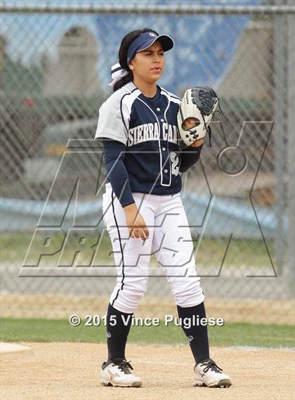 Thumbnail 3 in Sierra Canyon vs. Birmingham (Lincoln Spring Fling) photogallery.