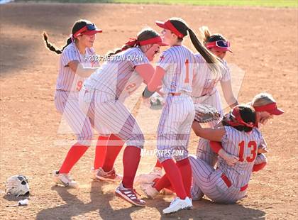 Thumbnail 2 in JW North vs. Paraclete (CIF-SS D4 Final) photogallery.