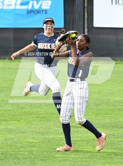 Thumbnail 3 in JW North vs. Paraclete (CIF-SS D4 Final) photogallery.