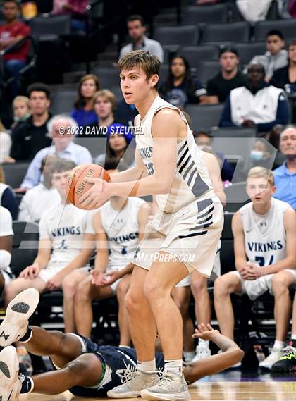 Thumbnail 3 in Venice vs. Pleasant Valley (CIF State D3 Final) photogallery.