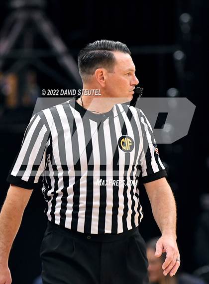 Thumbnail 3 in Venice vs. Pleasant Valley (CIF State D3 Final) photogallery.