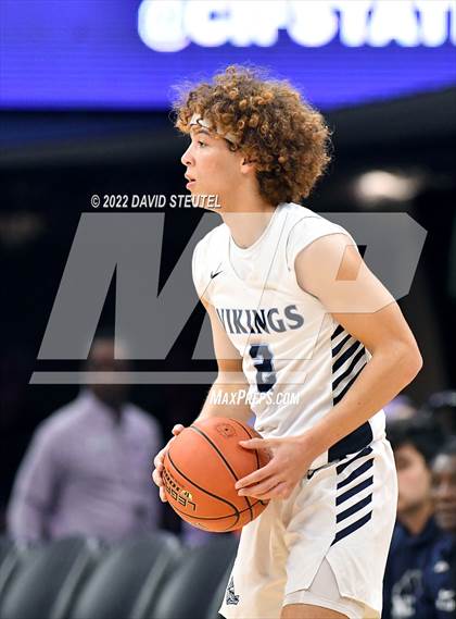 Thumbnail 1 in Venice vs. Pleasant Valley (CIF State D3 Final) photogallery.