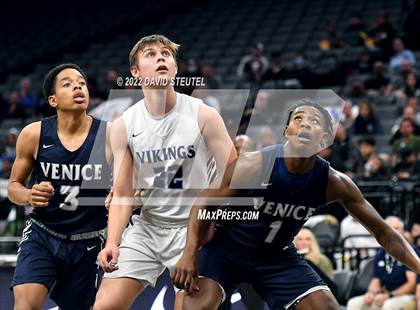 Thumbnail 3 in Venice vs. Pleasant Valley (CIF State D3 Final) photogallery.