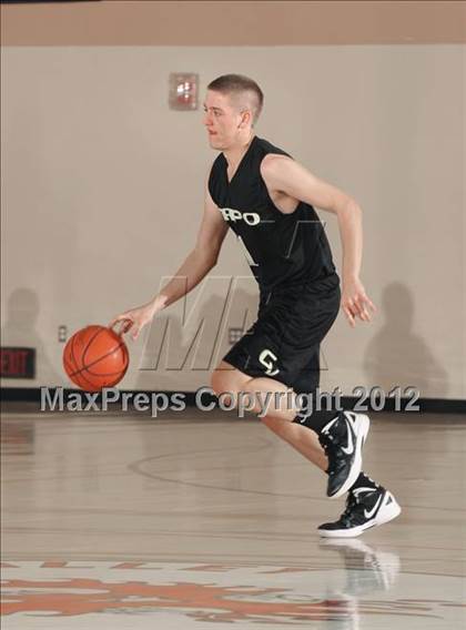 Thumbnail 2 in Central vs. Capistrano Valley (MaxPreps Holiday Classic) photogallery.
