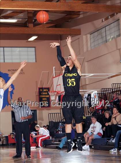 Thumbnail 2 in Central vs. Capistrano Valley (MaxPreps Holiday Classic) photogallery.