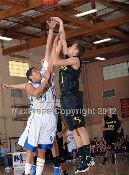 Thumbnail 2 in Central vs. Capistrano Valley (MaxPreps Holiday Classic) photogallery.