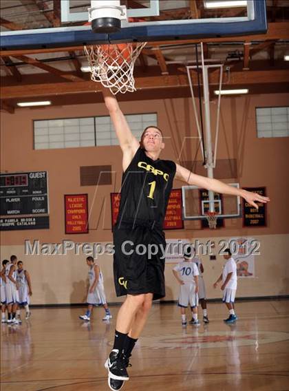 Thumbnail 3 in Central vs. Capistrano Valley (MaxPreps Holiday Classic) photogallery.