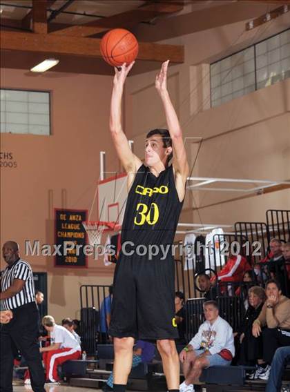 Thumbnail 3 in Central vs. Capistrano Valley (MaxPreps Holiday Classic) photogallery.