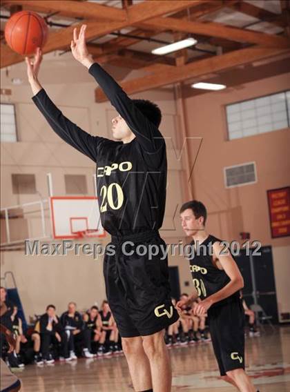 Thumbnail 2 in Central vs. Capistrano Valley (MaxPreps Holiday Classic) photogallery.