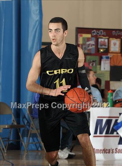 Thumbnail 1 in Central vs. Capistrano Valley (MaxPreps Holiday Classic) photogallery.