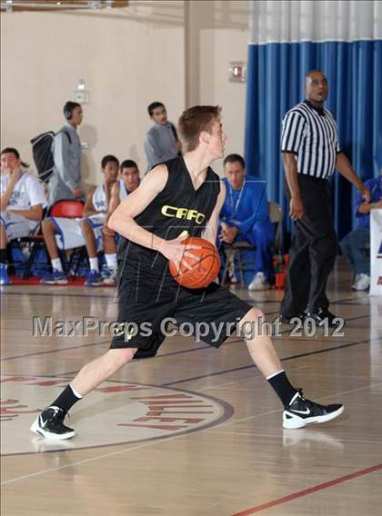 Thumbnail 3 in Central vs. Capistrano Valley (MaxPreps Holiday Classic) photogallery.
