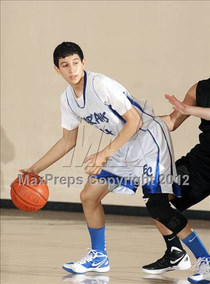 Thumbnail 3 in Central vs. Capistrano Valley (MaxPreps Holiday Classic) photogallery.