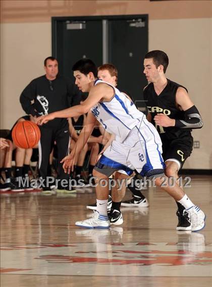 Thumbnail 3 in Central vs. Capistrano Valley (MaxPreps Holiday Classic) photogallery.