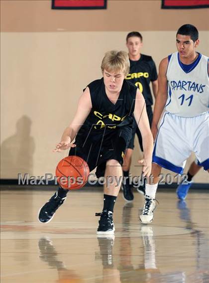 Thumbnail 1 in Central vs. Capistrano Valley (MaxPreps Holiday Classic) photogallery.