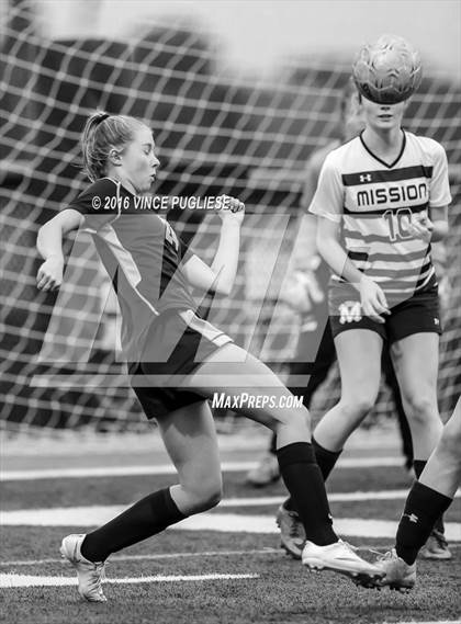 Thumbnail 2 in Oak Park vs. Mission Prep (Grace Brethren Tourney) photogallery.