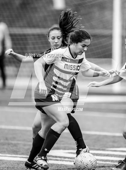 Thumbnail 3 in Oak Park vs. Mission Prep (Grace Brethren Tourney) photogallery.