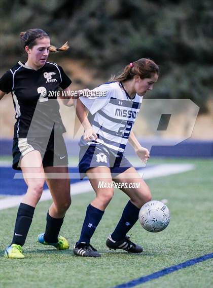 Thumbnail 2 in Oak Park vs. Mission Prep (Grace Brethren Tourney) photogallery.