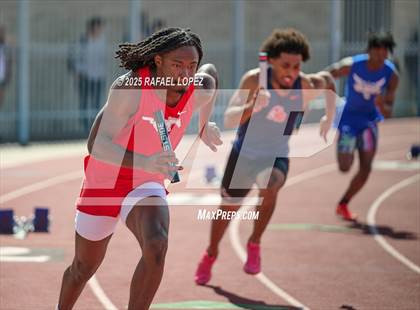 Thumbnail 2 in Panther Relays (4x100M) photogallery.