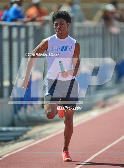 Thumbnail 2 in Panther Relays (4x100M) photogallery.