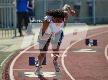 Thumbnail 1 in Panther Relays (4x100M) photogallery.