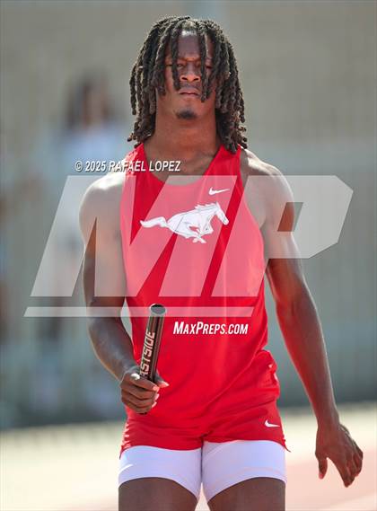Thumbnail 1 in Panther Relays (4x100M) photogallery.