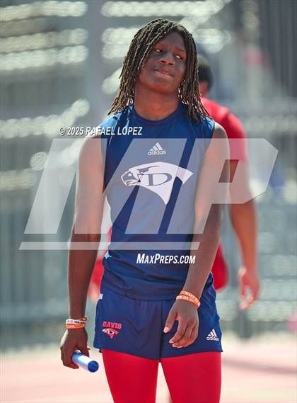Thumbnail 1 in Panther Relays (4x100M) photogallery.