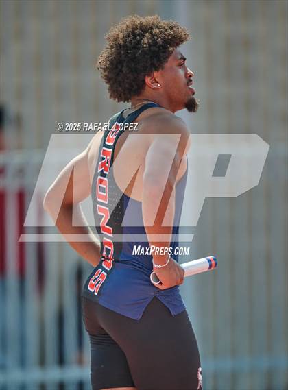 Thumbnail 3 in Panther Relays (4x100M) photogallery.