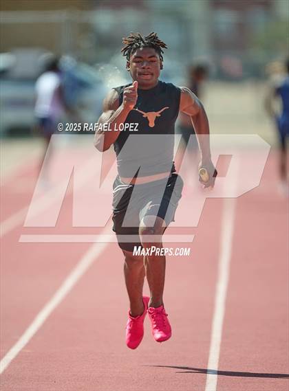 Thumbnail 1 in Panther Relays (4x100M) photogallery.