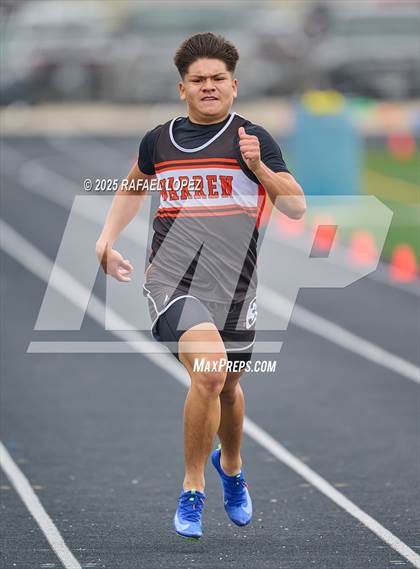 Thumbnail 2 in UIL 3A Track & Field District (400M) photogallery.