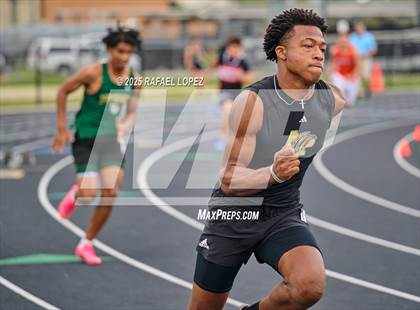 Thumbnail 2 in UIL 3A Track & Field District (400M) photogallery.