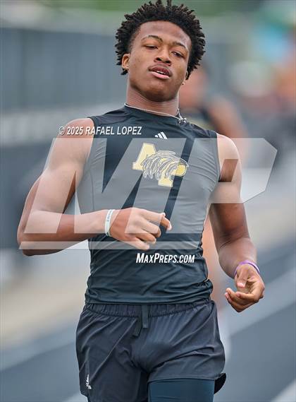 Thumbnail 1 in UIL 3A Track & Field District (400M) photogallery.
