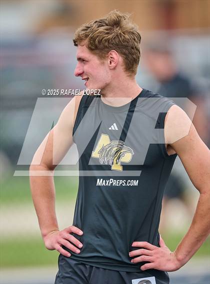 Thumbnail 2 in UIL 3A Track & Field District (400M) photogallery.