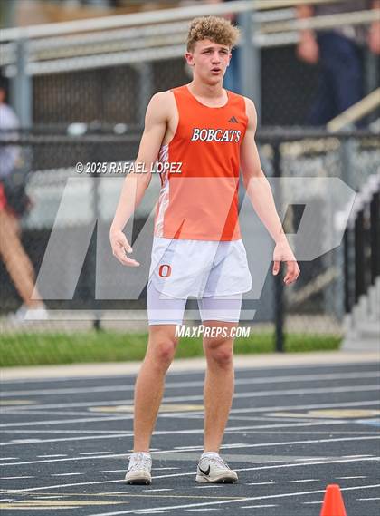 Thumbnail 3 in UIL 3A Track & Field District (400M) photogallery.