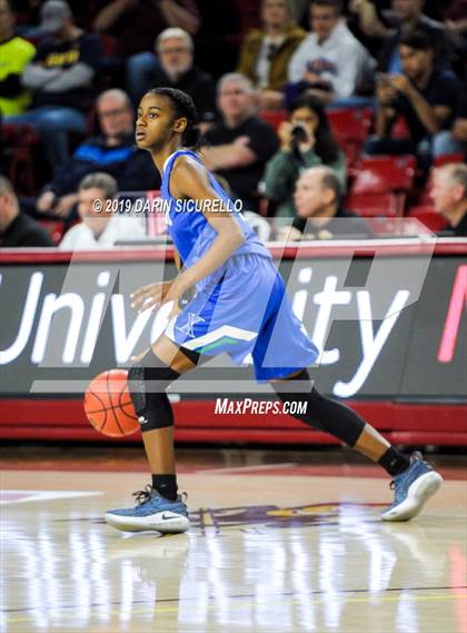 Thumbnail 3 in Xavier College Prep vs. Hamilton (AIA 6A Finals) photogallery.