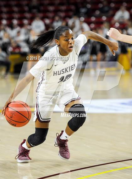 Thumbnail 1 in Xavier College Prep vs. Hamilton (AIA 6A Finals) photogallery.