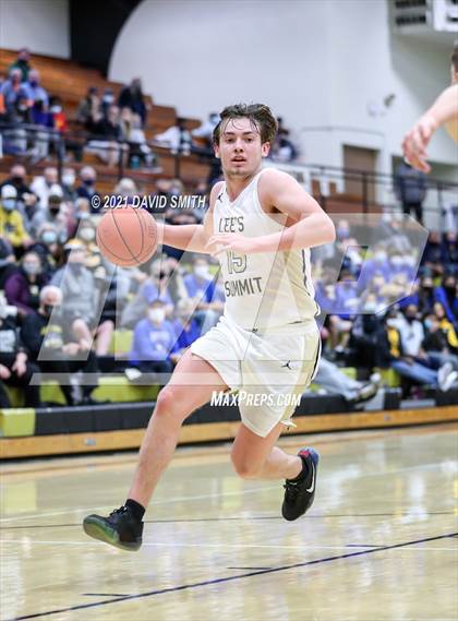 Thumbnail 3 in Liberty vs. Lee's Summit (MSHSAA Class 6 Quarterfinal) photogallery.
