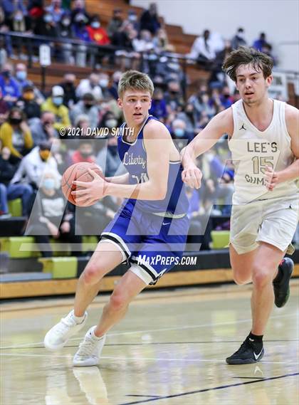 Thumbnail 2 in Liberty vs. Lee's Summit (MSHSAA Class 6 Quarterfinal) photogallery.
