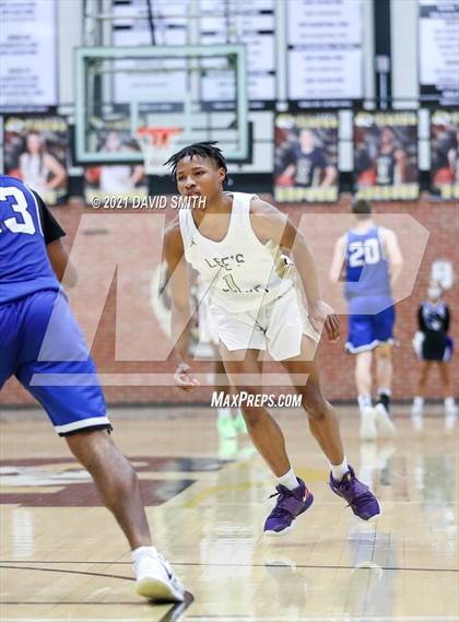 Thumbnail 3 in Liberty vs. Lee's Summit (MSHSAA Class 6 Quarterfinal) photogallery.