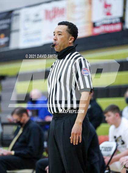 Thumbnail 1 in Liberty vs. Lee's Summit (MSHSAA Class 6 Quarterfinal) photogallery.